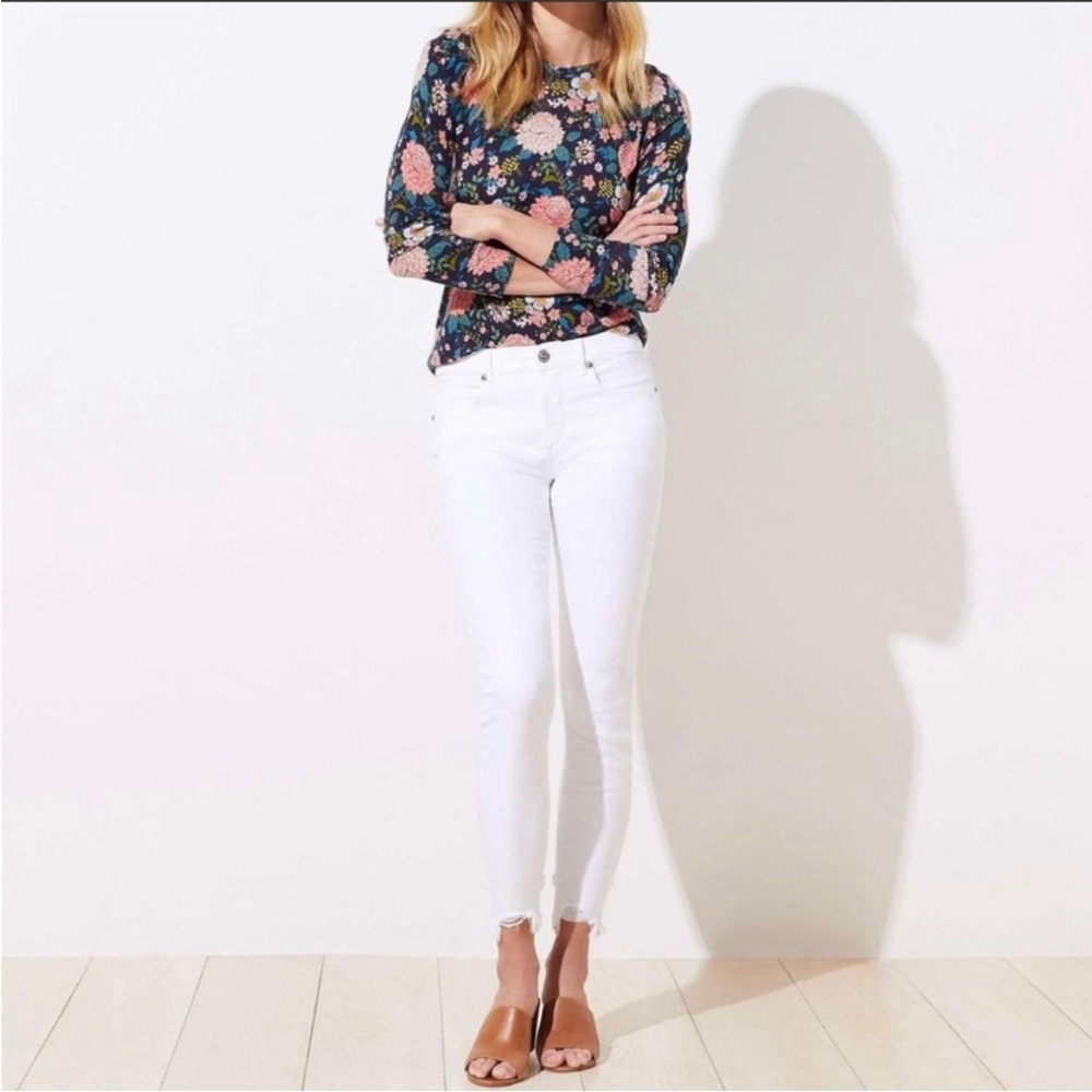 NWT Loft skinny crop white denim with chewed hem, size 28/6